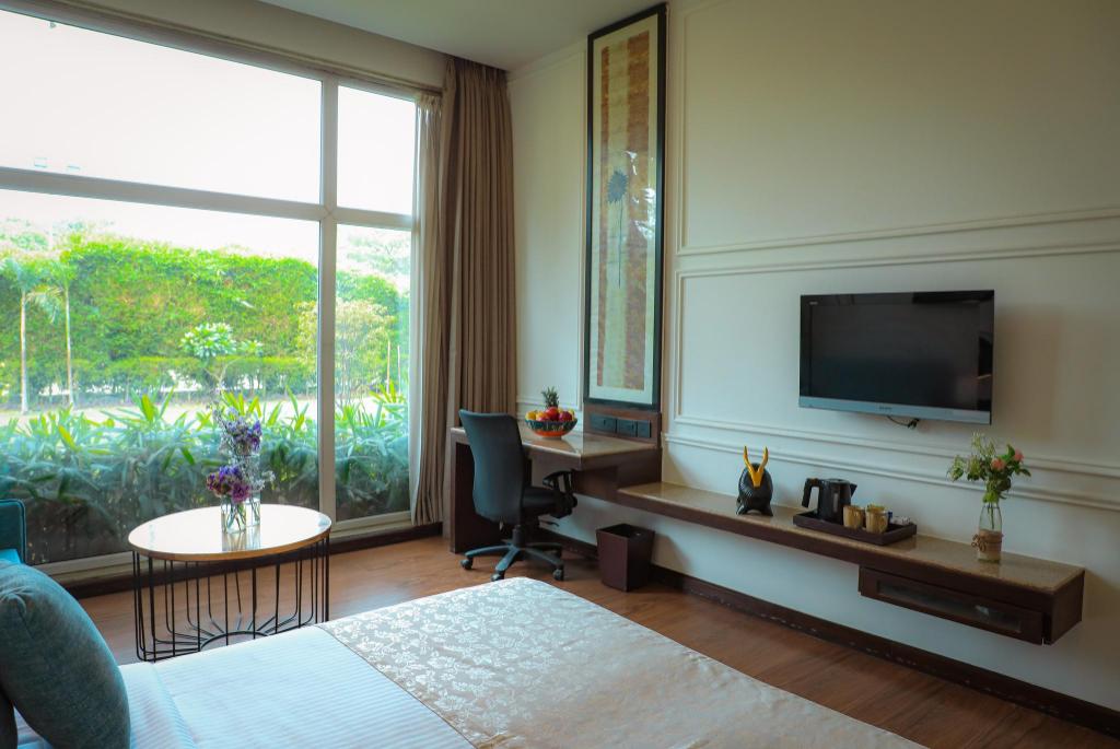 Room image 4